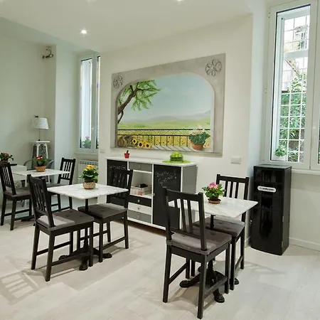 Gallery 101 לינה וארוחת בוקר 3*