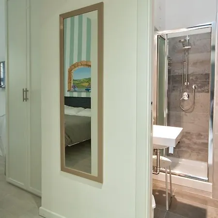 Gallery 101 Bed & Breakfast 3*