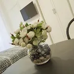 Gallery 101 3*