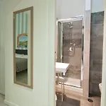 فندق مبيت وإفطار Gallery 101 3*
