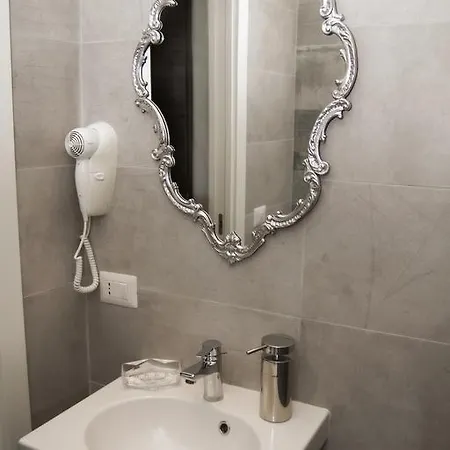 Gallery 101 فندق مبيت وإفطار 3*